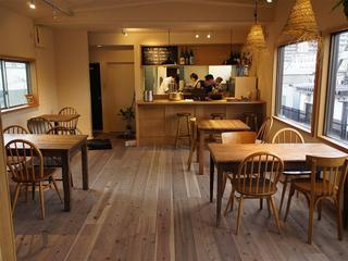 「Lantern」の店内 高尾.jpg