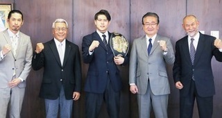 ロボクサーの佐々木尽さん.jpg