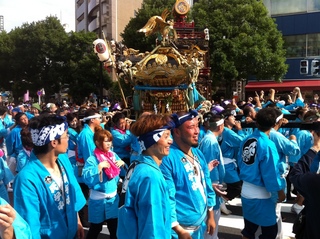 八幡八雲神社の宮神輿渡御3.jpg