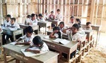 再建を予定している学校の現在の様子=提供写真。地面は土で、壁は隙間が多数ある.jpg