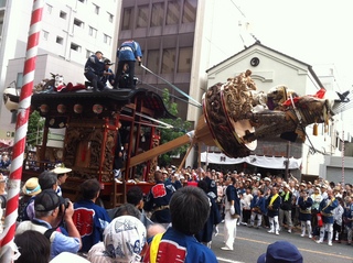 南町の一本柱人形山車6.jpg