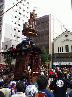 南町の一本柱人形山車7.jpg