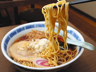 都心に進出した味幸の「八王子ラーメン」=東京・四谷で.jpg